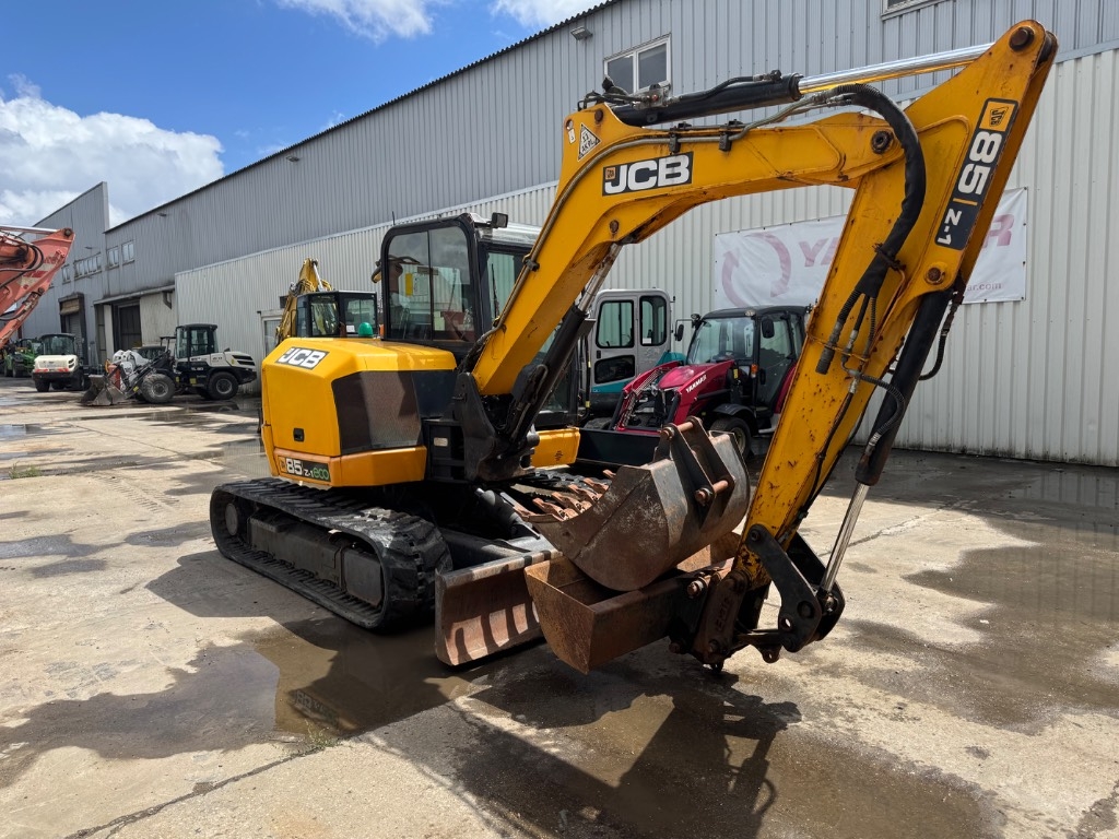 JCB 85Z-1