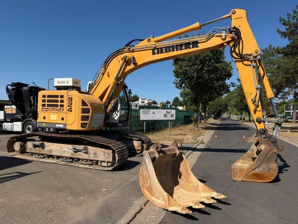 Liebherr R924 COMPACT - FULL HYDR - 25.7T - A/C - CE - BE M