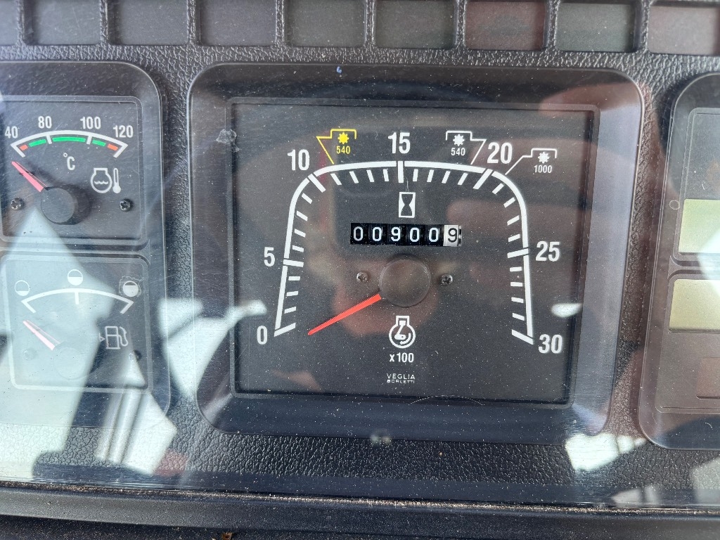 New Holland TS 90 / Predané, predané kuva 18