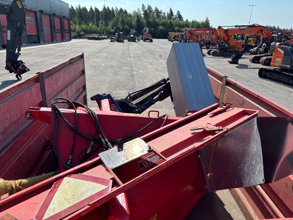 New Holland TS 90 / Predané, predané kuva 13