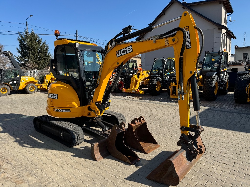 JCB 8035