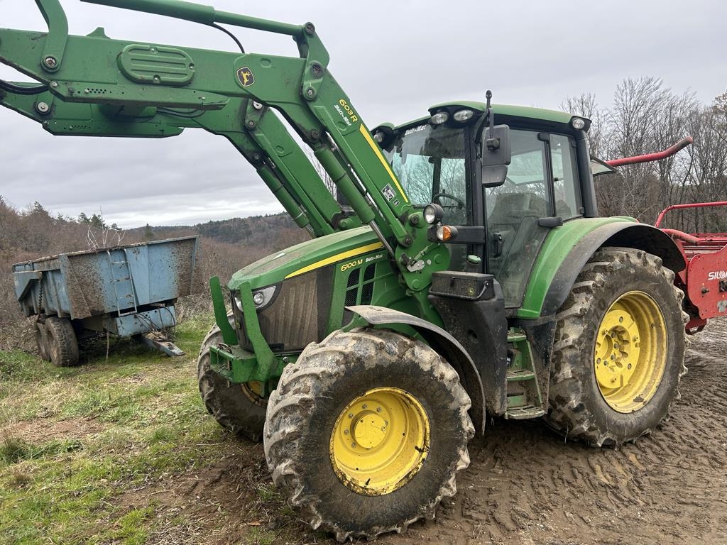 John Deere 6100 M