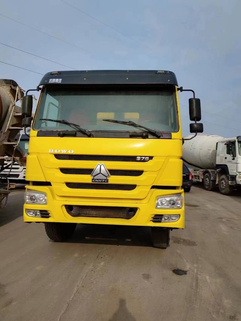 Sinotruk HOWO 6*4 375