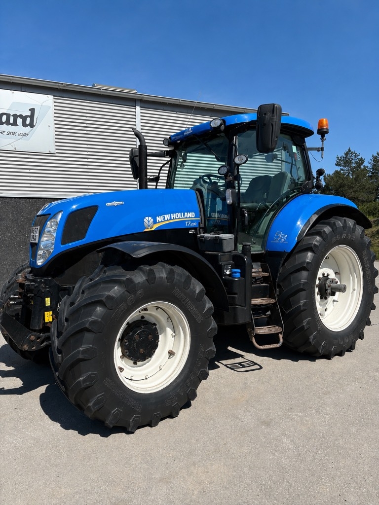 New Holland T 7.220 AC
