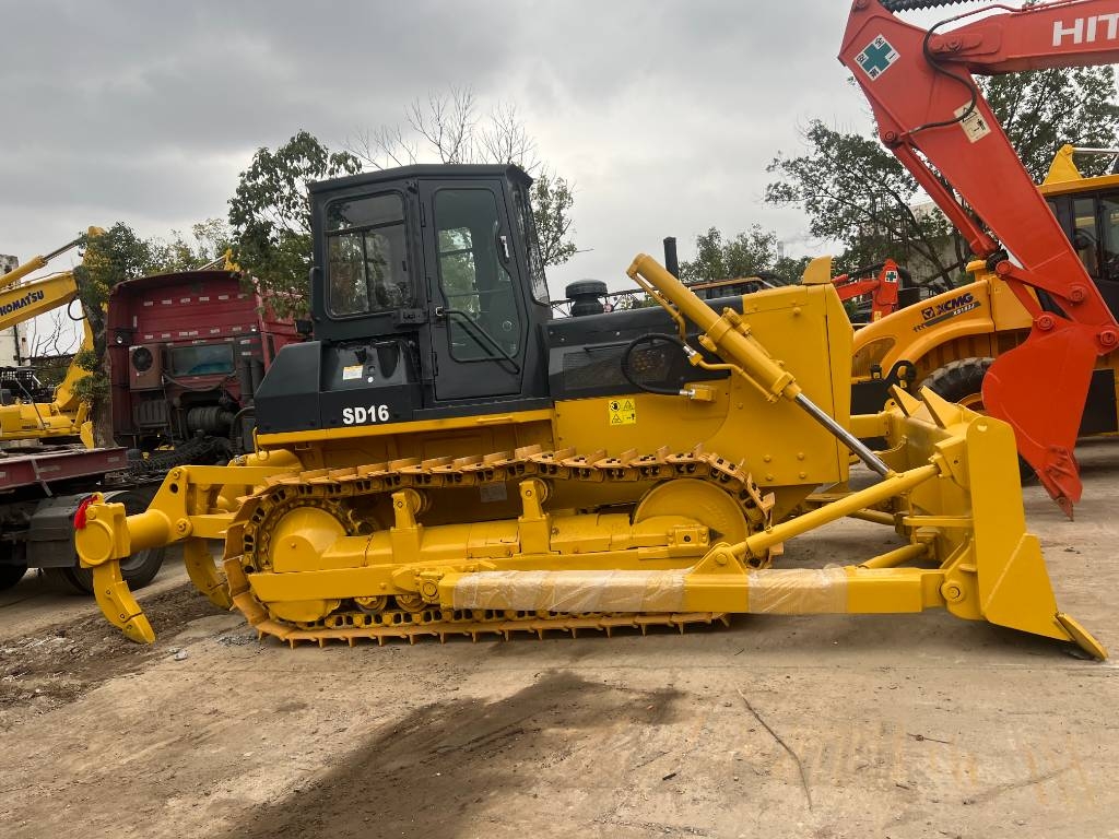 Shantui SD 16 Plenty of bulldozers for choose