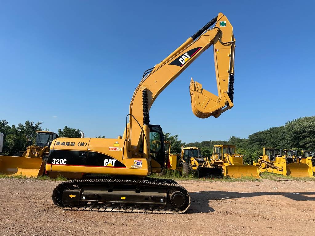 Pelle sur chenilles Caterpillar 320C — occasion 2021, 1 332 h