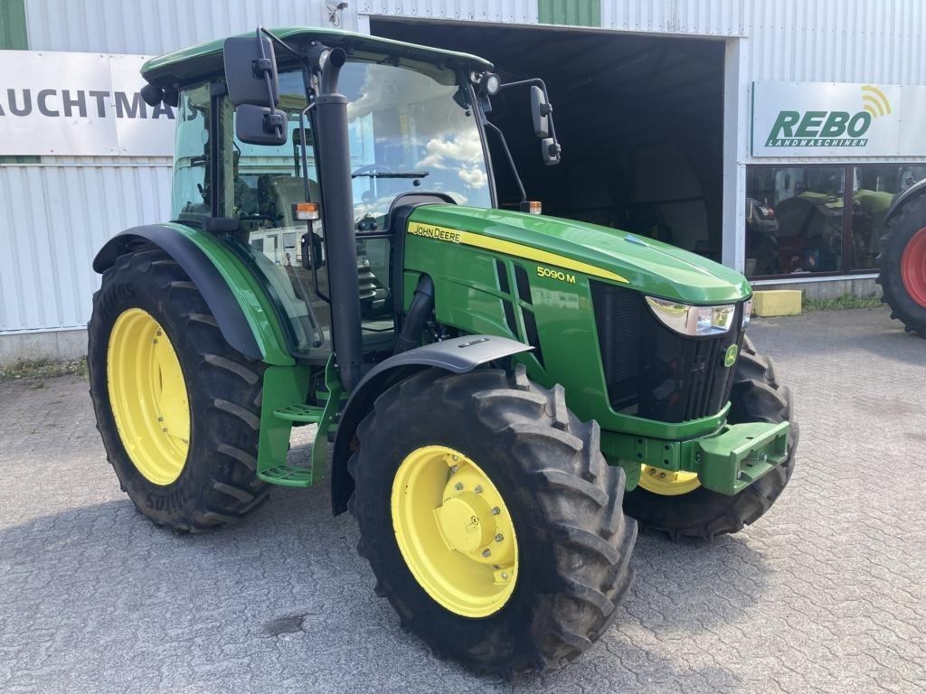 John Deere 5090 M