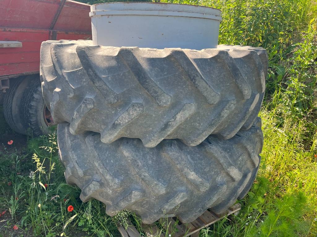 Tvillinghjul Pirelli 520/70R38