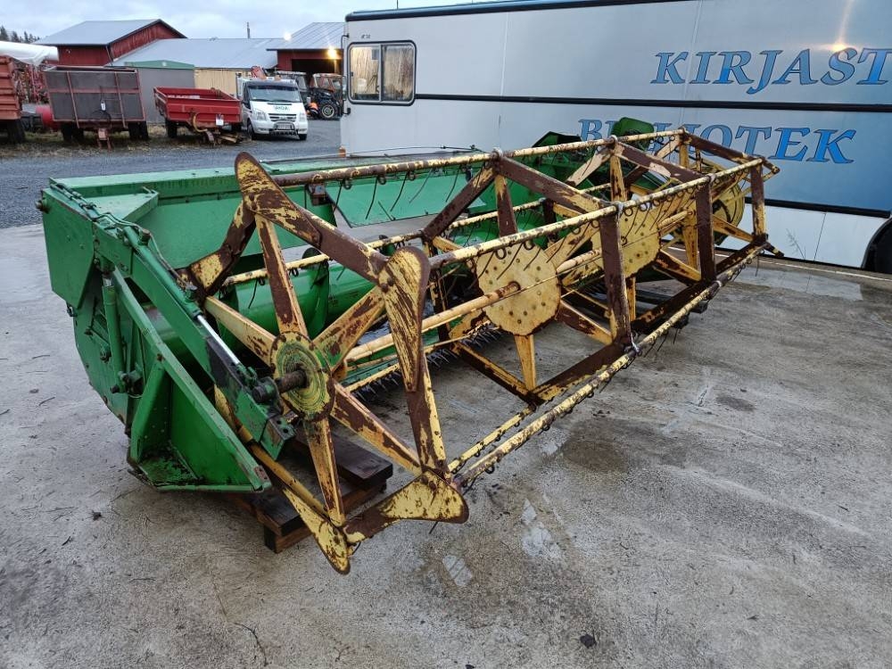 John Deere Leikkuupöytä 12 - jalkaa
