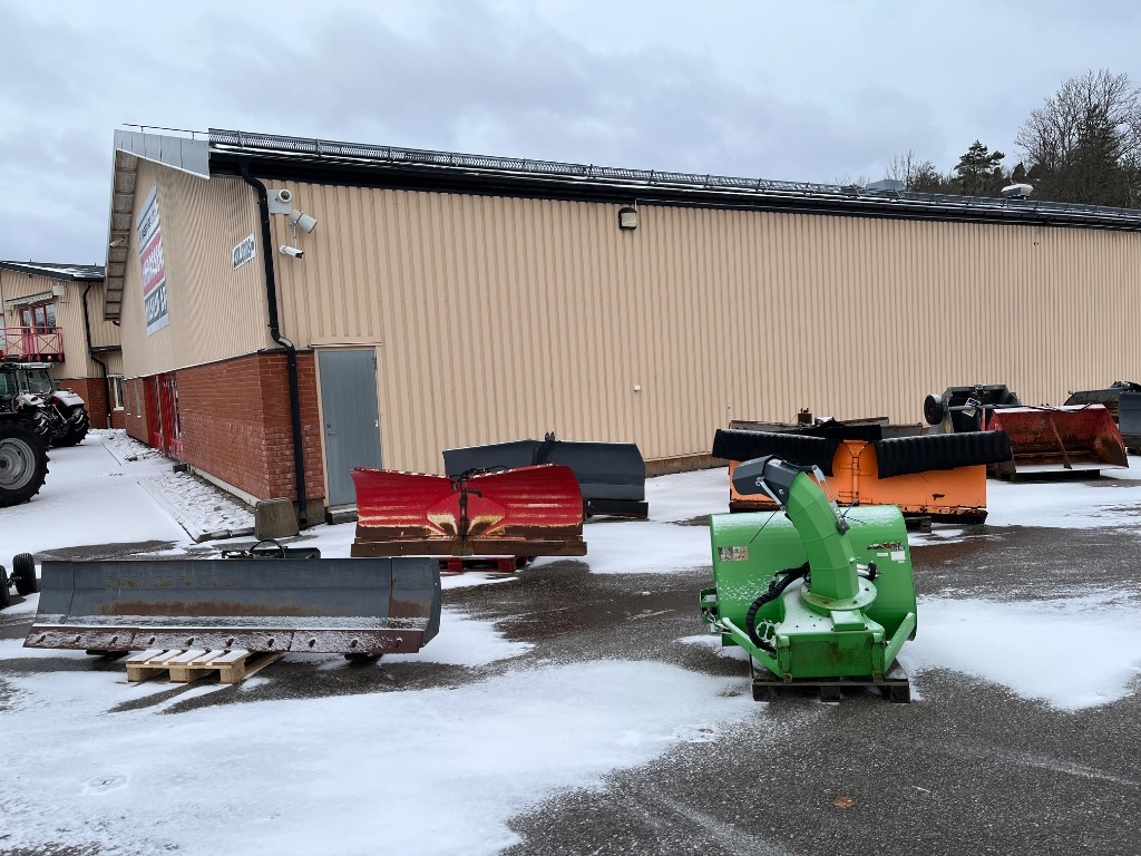 Snöblad & plogar Sandspridare