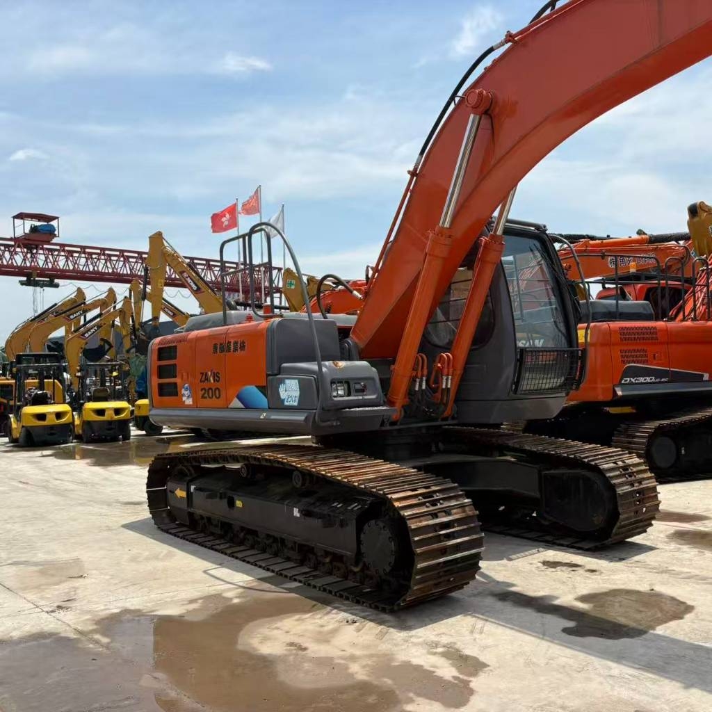 Hitachi ZX 200