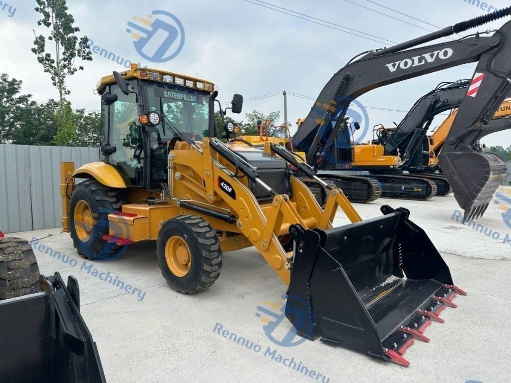 Tractopelle Caterpillar 420F — occasion 2025