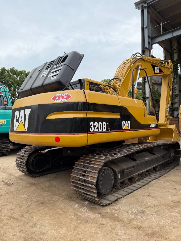 Pelle sur chenilles Caterpillar 320 B L 3000 units excavators in stock — occasion 2023, 500 h