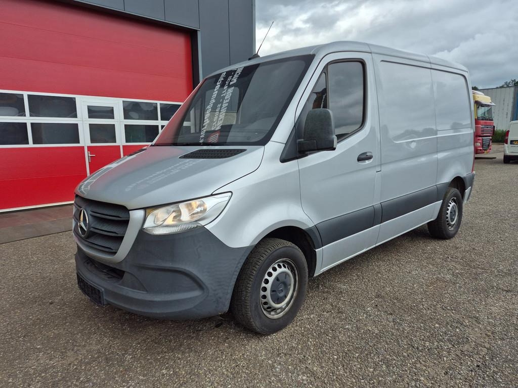 Mercedes-Benz Sprinter 211