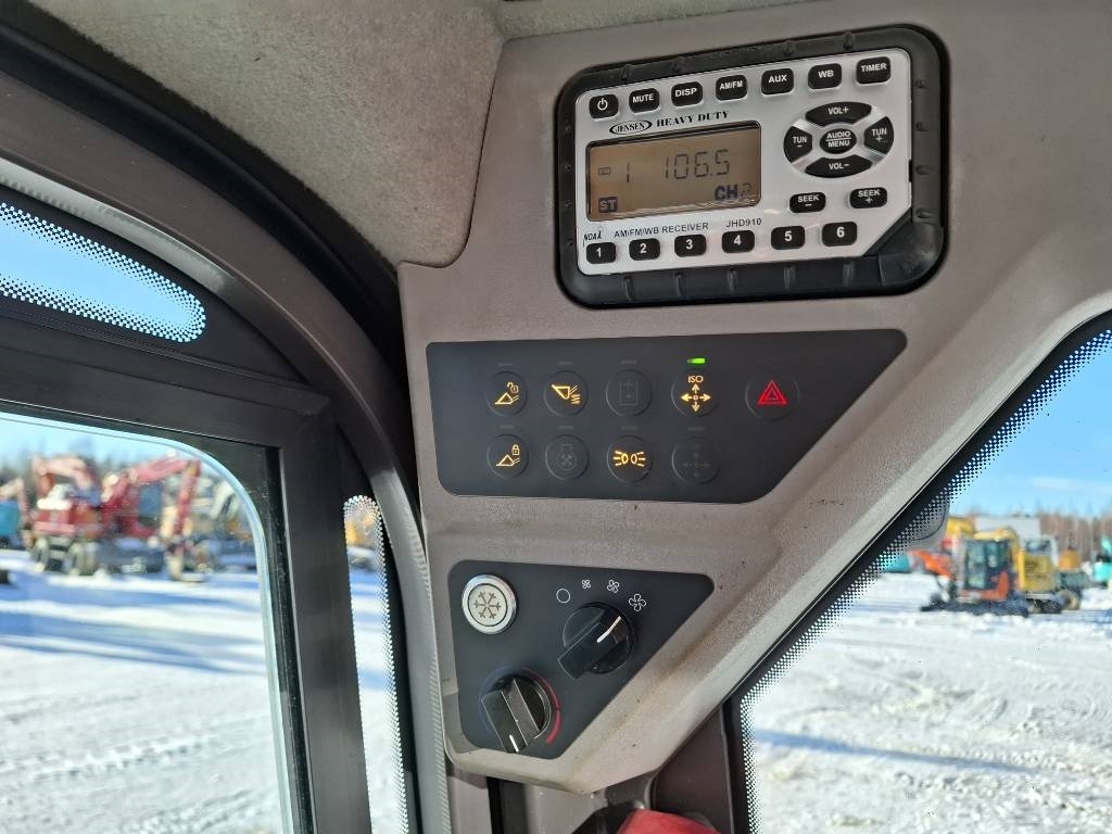 Volvo MC 70C T4 / Grease, Bucket, Heater, new tires kuva 18