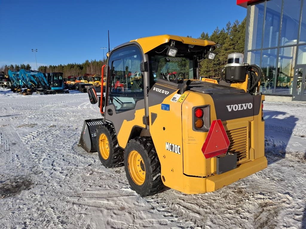 Volvo MC 70C T4 / Grease, Bucket, Heater, new tires kuva 8