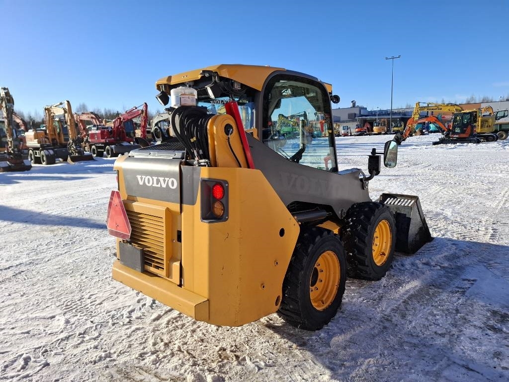 Volvo MC 70C T4 / Grease, Bucket, Heater, new tires kuva 6