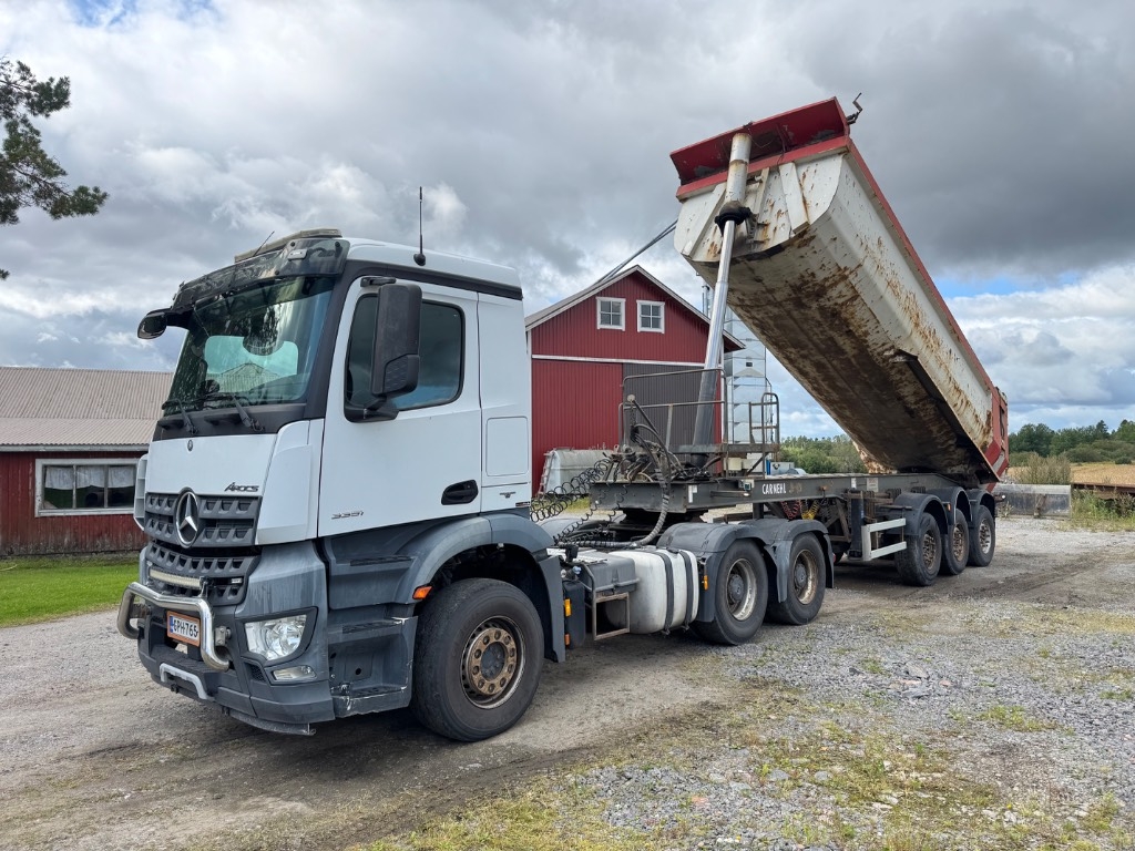 Mercedes-Benz Arocs 3351 LS 6x4-3300, Sorapuoliperäyhdistelmä