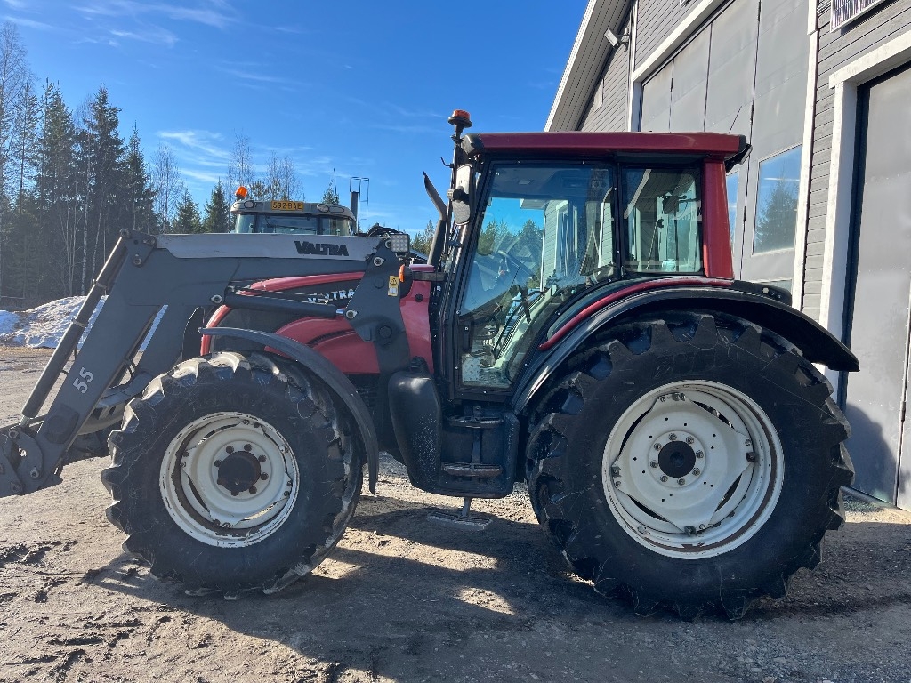 Valtra N 141