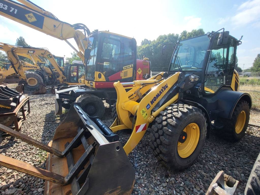 Komatsu WA100M-8