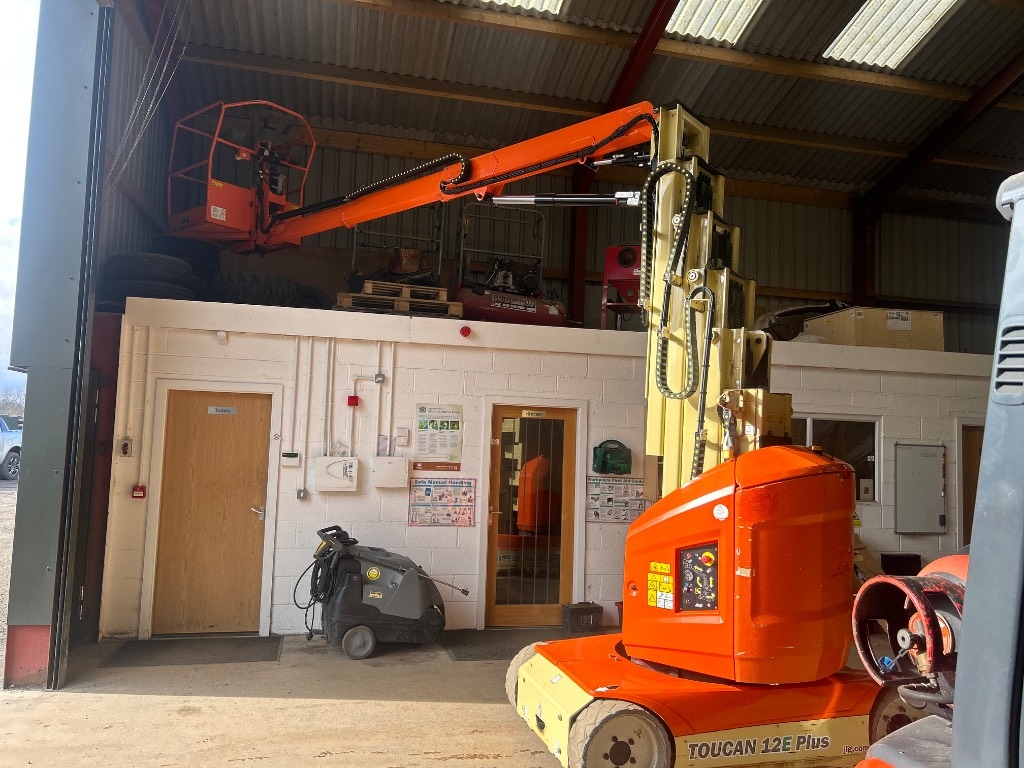 JLG Toucan 12 E Plus