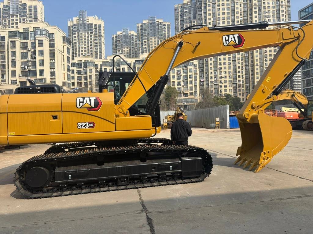 CAT 323 GC