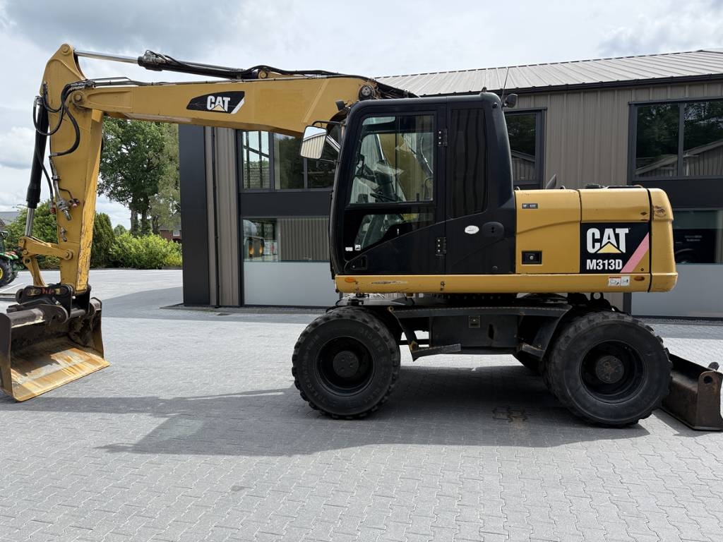 CAT M 313 D
