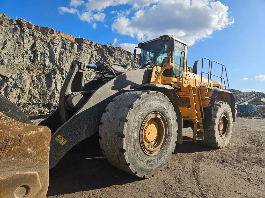 Chargeuse sur pneus Volvo L 350 F — occasion 2010, 18 800 h