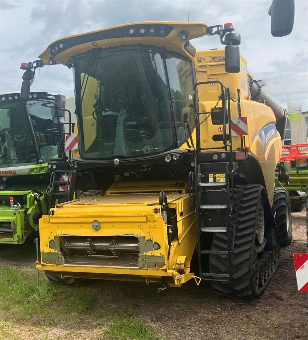 New Holland CR 9.80
