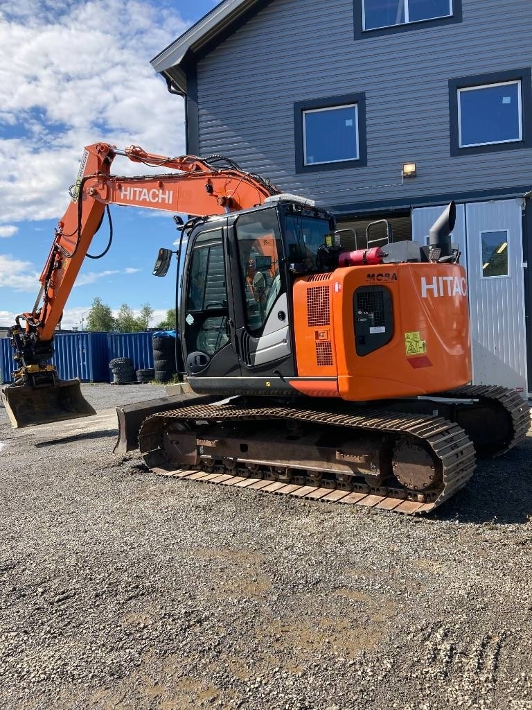 Hitachi ZX 135 US-6
