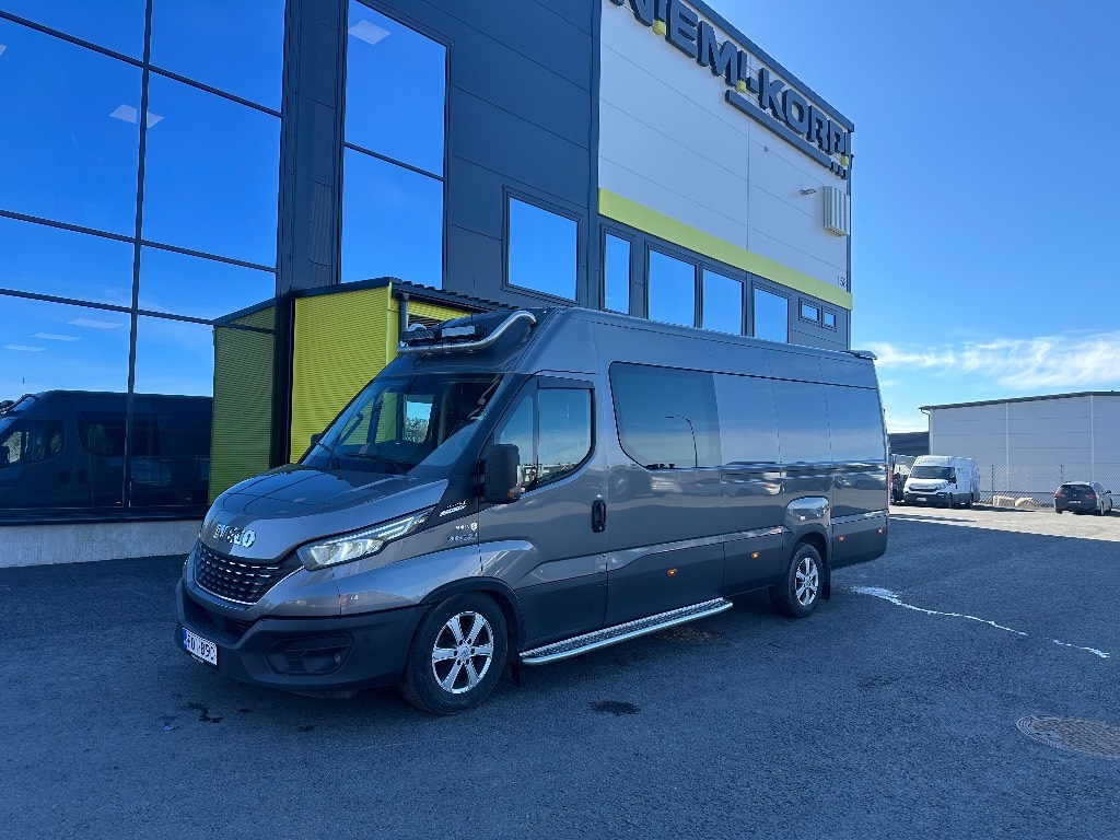 Iveco Daily 35S21A8 retkeilyauto
