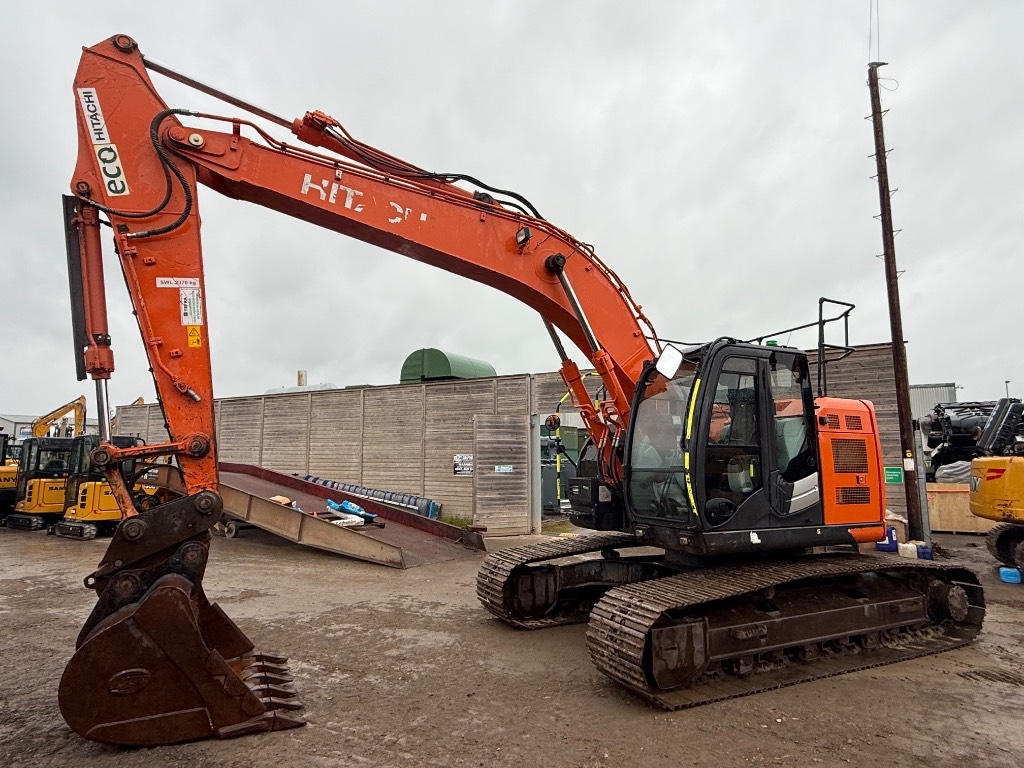 Hitachi ZX 225 US LC-6