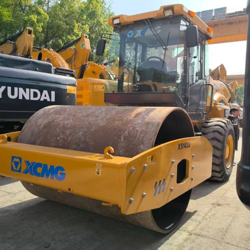 XCMG XS 143J