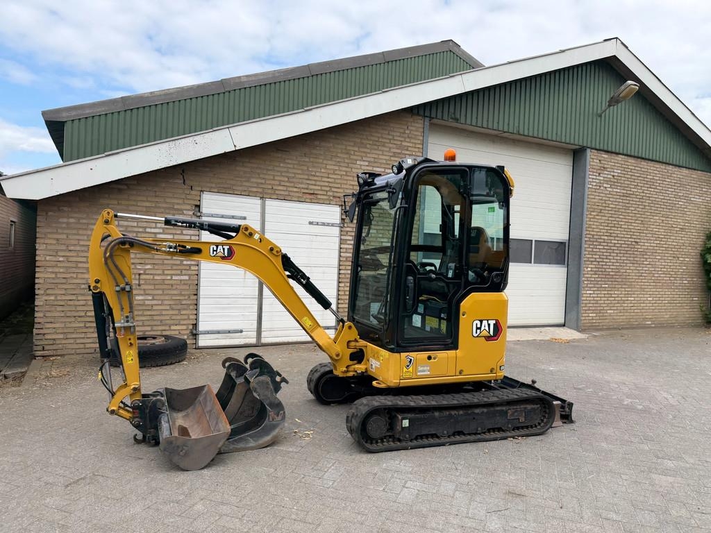 Mini-pelle Caterpillar 302-05CR — occasion 2022, 1 994 h