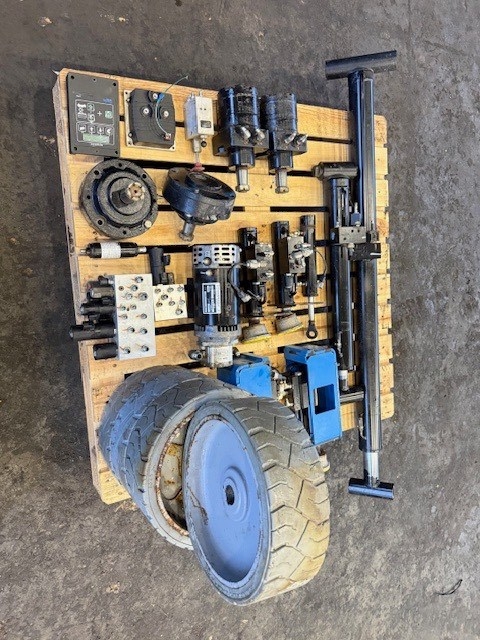 Genie GENIE GS3232 USED PARTS COMPLET