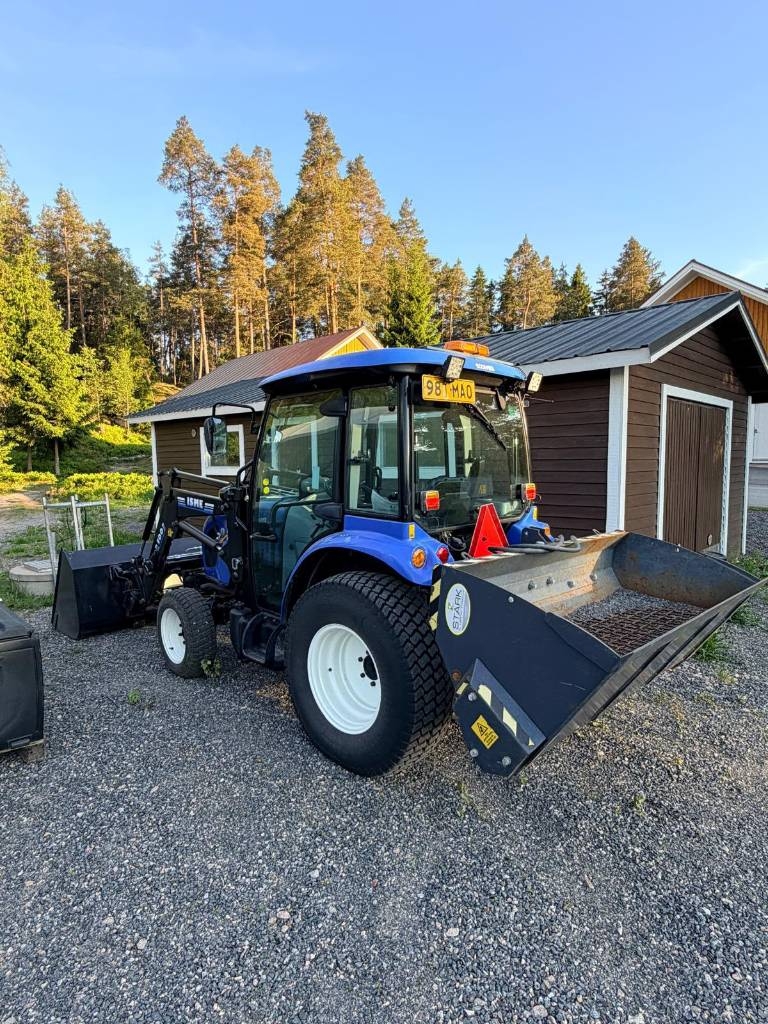 New Holland Boomer 50 HST