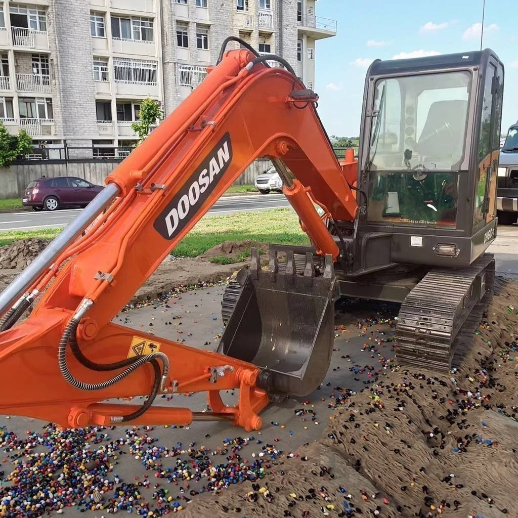 Mini-pelle Doosan DH 60 — occasion 2022, 460 h