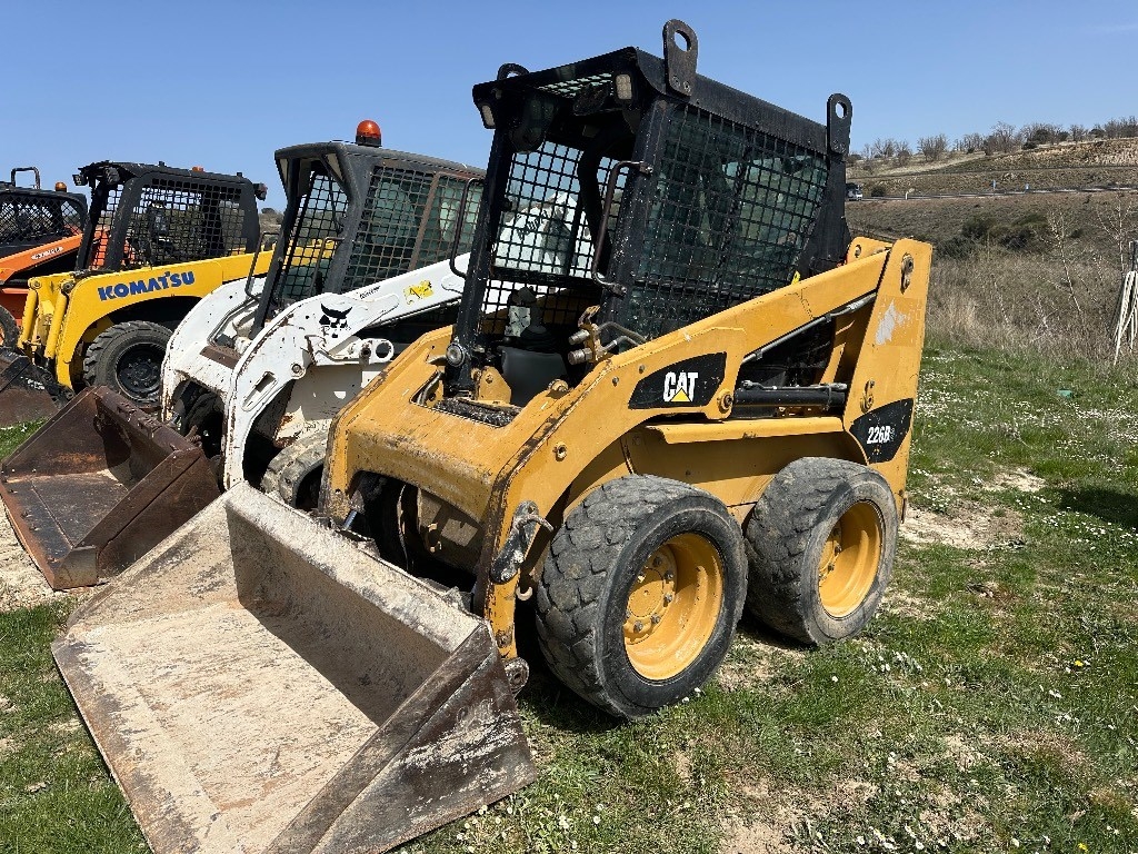 CAT 226 B