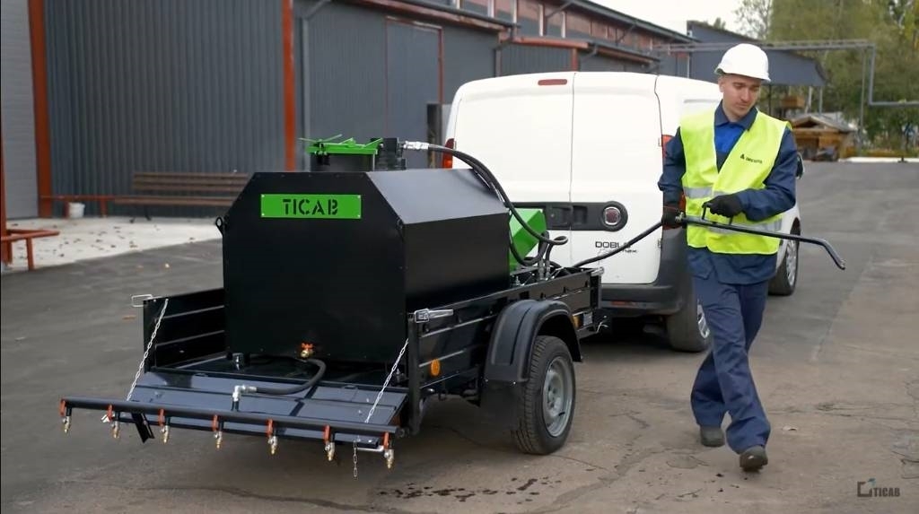 Ticab Bitumen sprayer/Asphalt Sprayer 500L Manufacturer