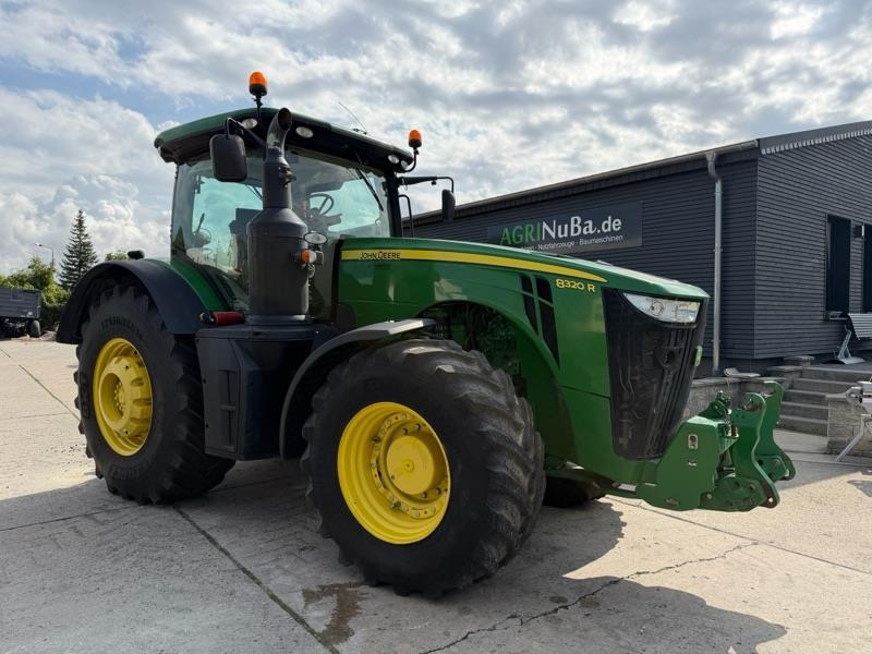 John Deere 8320 R e23