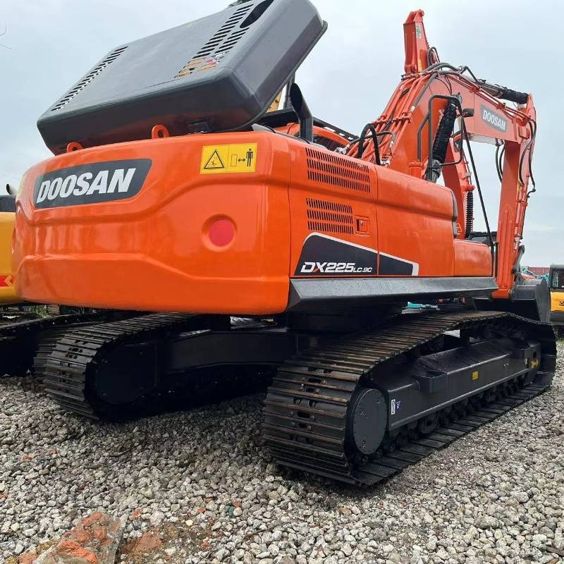 Doosan DX 225