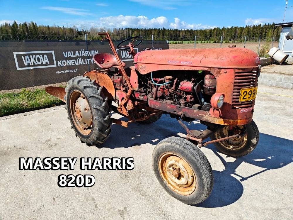 Massey Ferguson Harris 820D