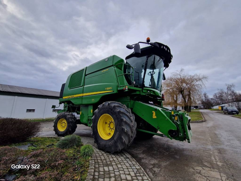 John Deere T 550