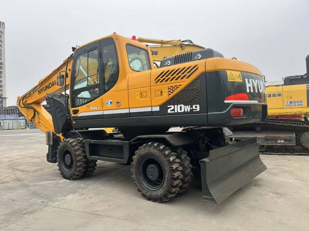 Hyundai 210w-9