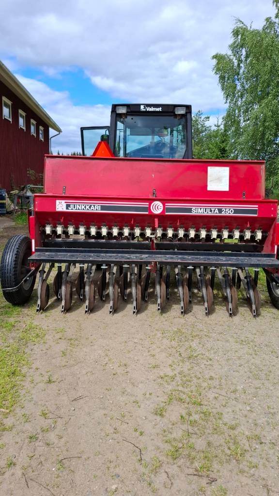 Simulta kylvölannoitin