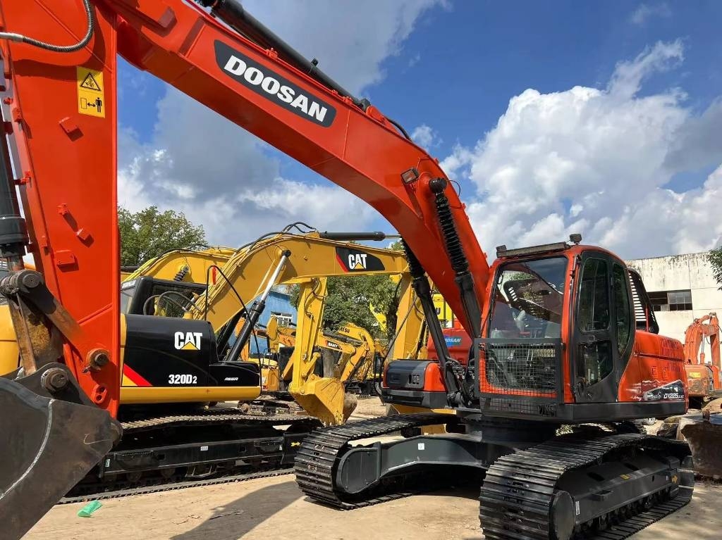 Pelle sur chenilles Doosan DX225LC-9C — occasion 2024, 500 h