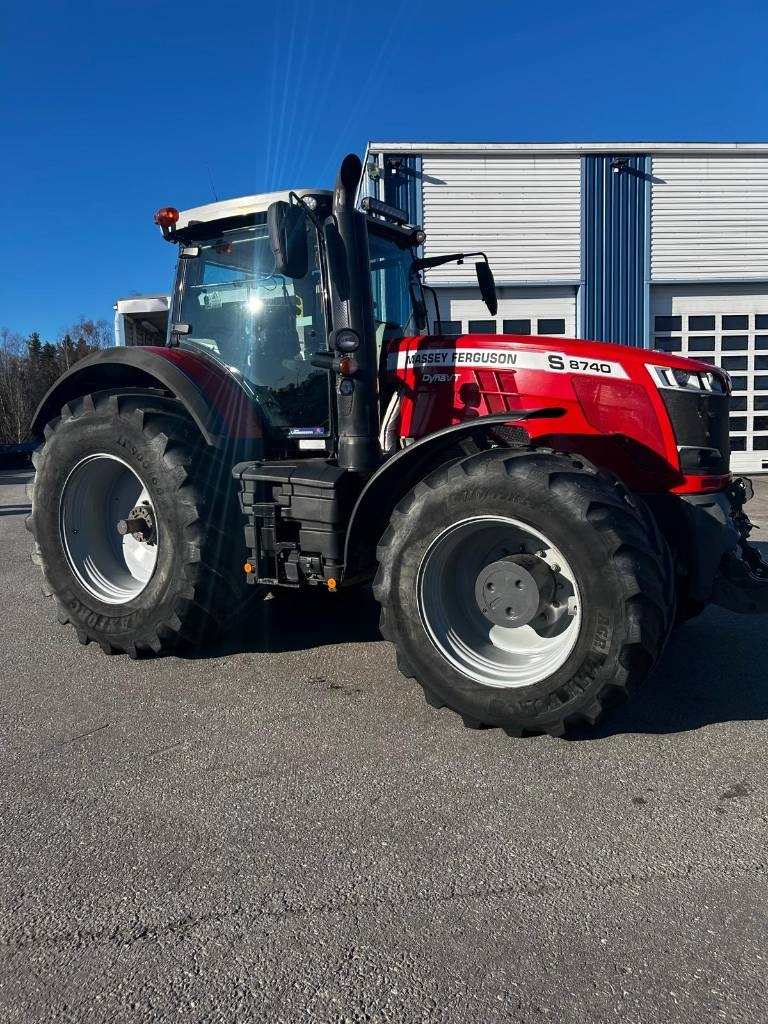 Massey Ferguson 8740 S