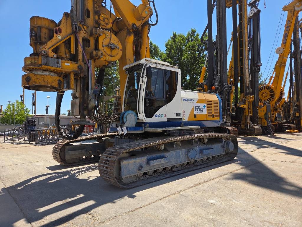 Foreuse Bauer BG 20 H rig.plus — occasion 2018, 9 800 h