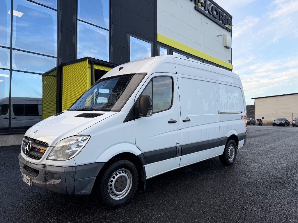 Fourgon utilitaire Mercedes-Benz Sprinter 310 CDI perälaudalla — occasion 2013
