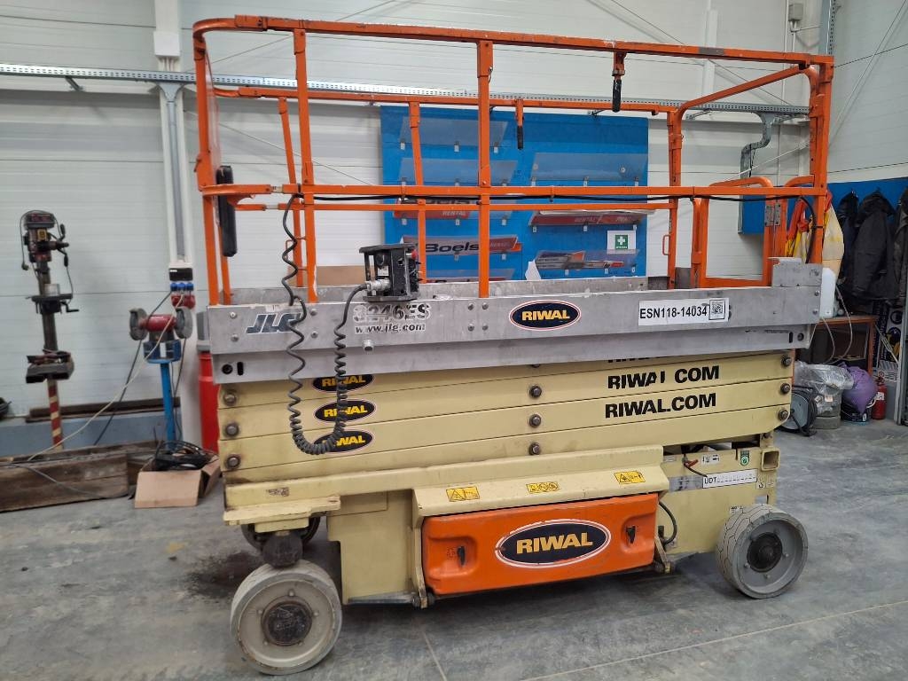 JLG 3246 ES